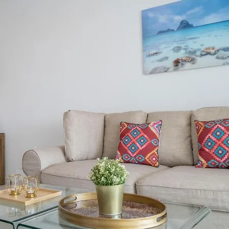 Apartment Amazing In With 3 Bedrooms, Wifi And Swimming Pool *