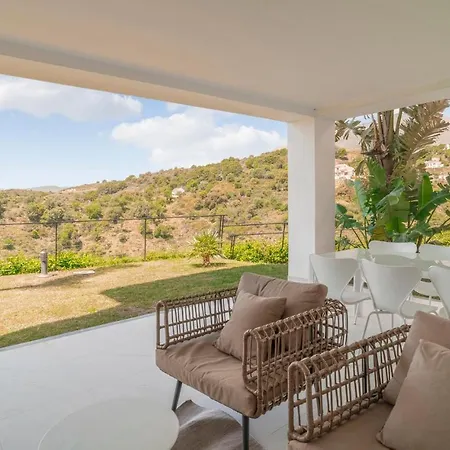 Apartment Amazing In With 3 Bedrooms, Wifi And Swimming Pool