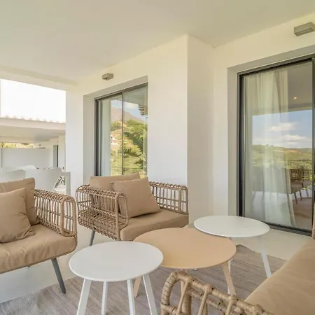 Amazing In With 3 Bedrooms, Wifi And Swimming Pool Apartment Estepona