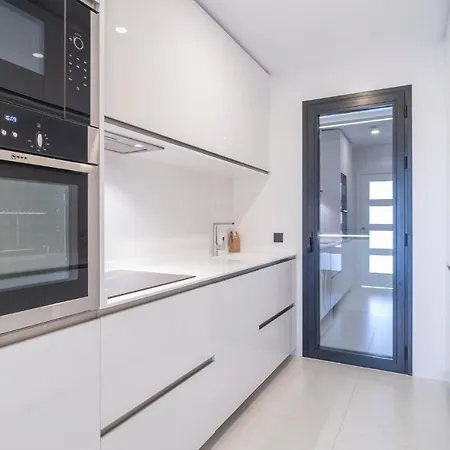 Amazing In With 3 Bedrooms, Wifi And Swimming Pool *